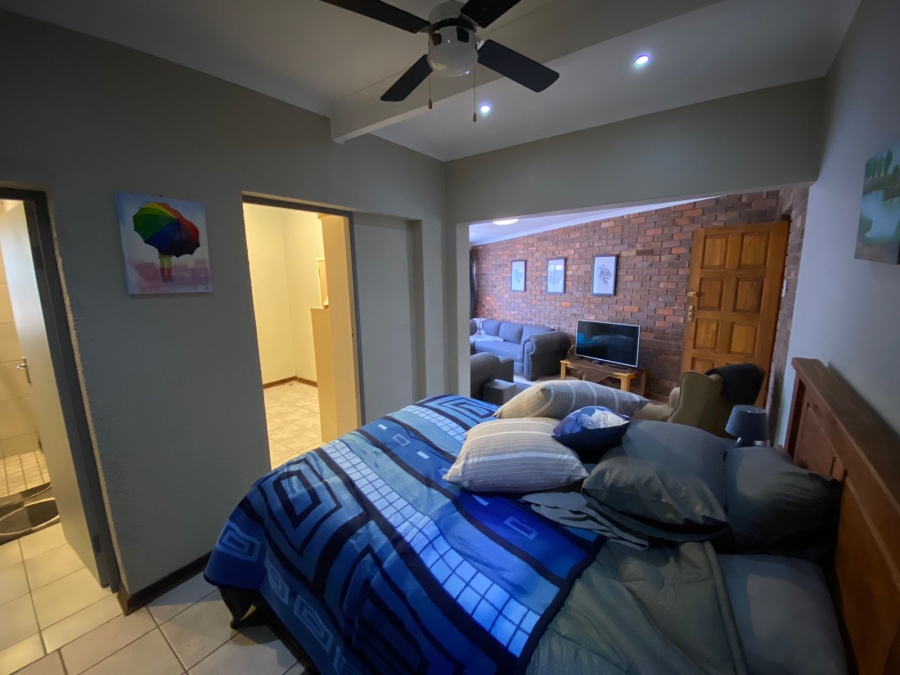 8 Bedroom Property for Sale in Grimbeeck Park North West